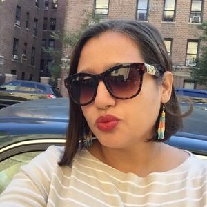 Meet your Posher, Dalida amy